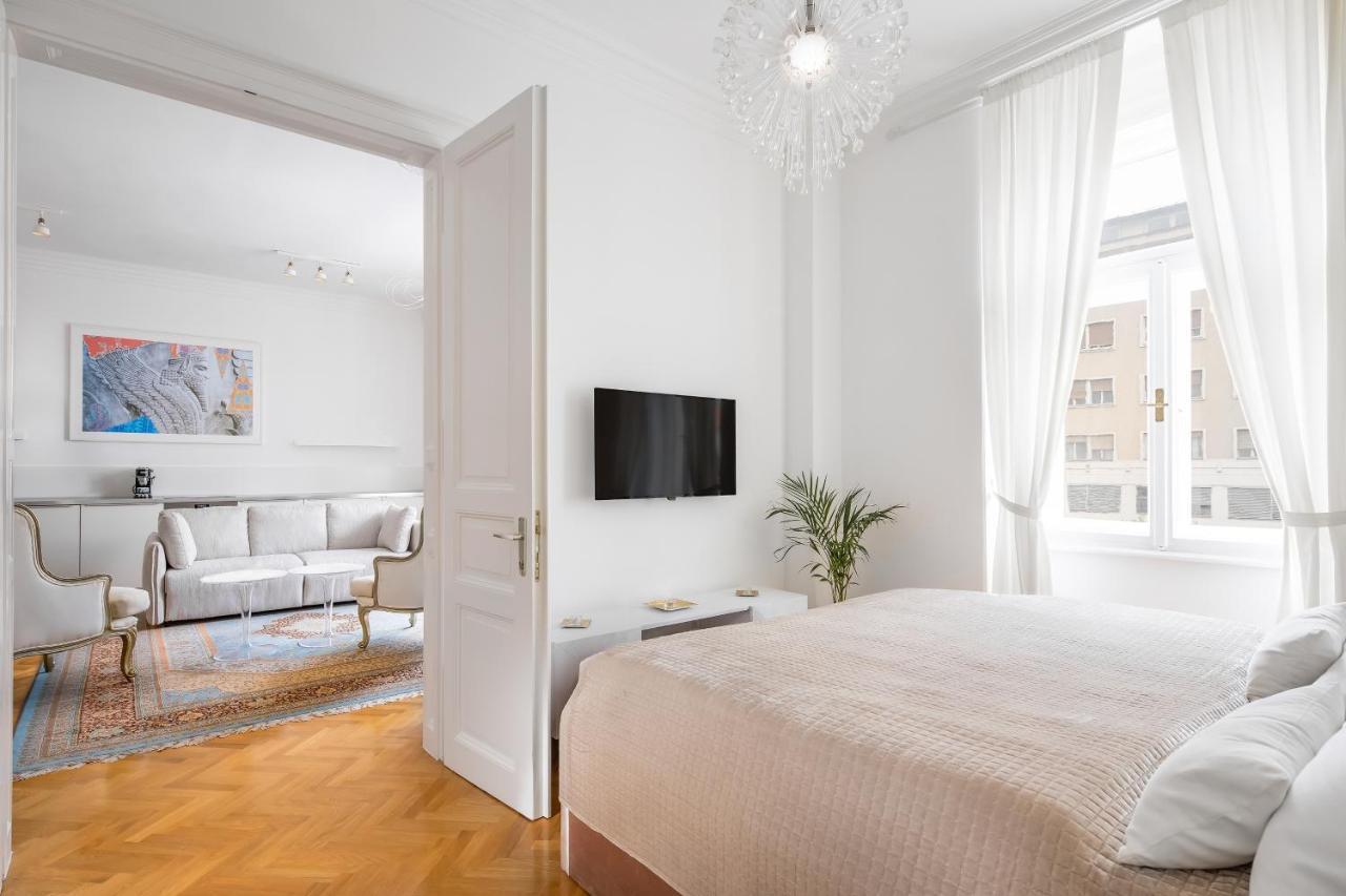 Ab Ljubljana - Prince Filip Apartment Buitenkant foto