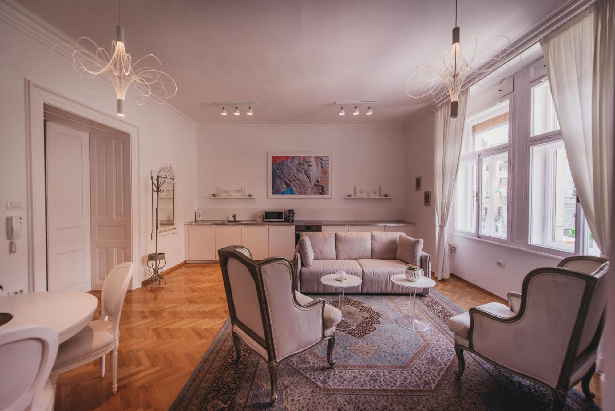 Ab Ljubljana - Prince Filip Apartment Buitenkant foto