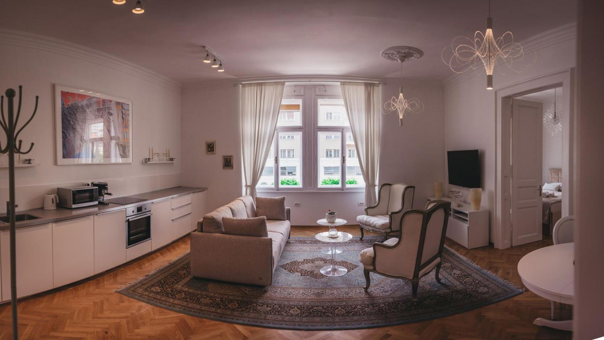 Ab Ljubljana - Prince Filip Apartment Buitenkant foto